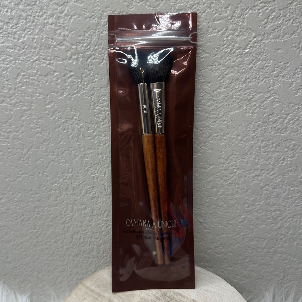 $7 🌙 Camara A Unique Beauty 2 Face Brushes Volume I : Deborah +Ruth Brushes‎